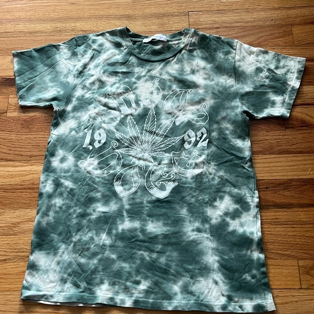 DAYDREAMER tie dye size small SNOOP DOGG tshirt